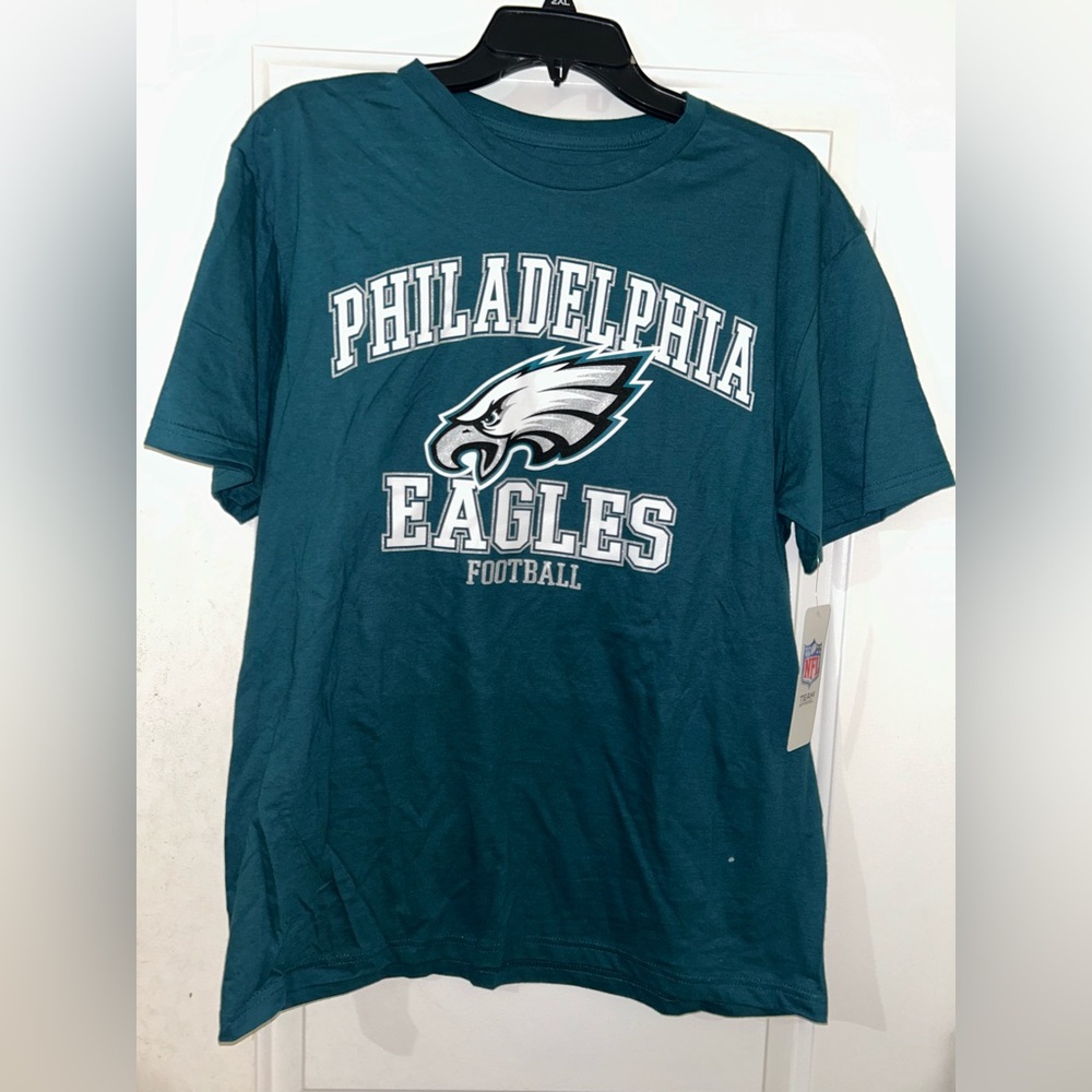 Men's-NFL Team Apparel-Tee- Philadelphia Eagles. Size MD, LG, and Xtra large.